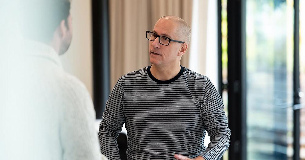 Michael Walsh, a Canadian Certified Recovery Coach based in Victoria, BC, discusses drug and alcohol use with a client during a 1-on-1 sober coaching session